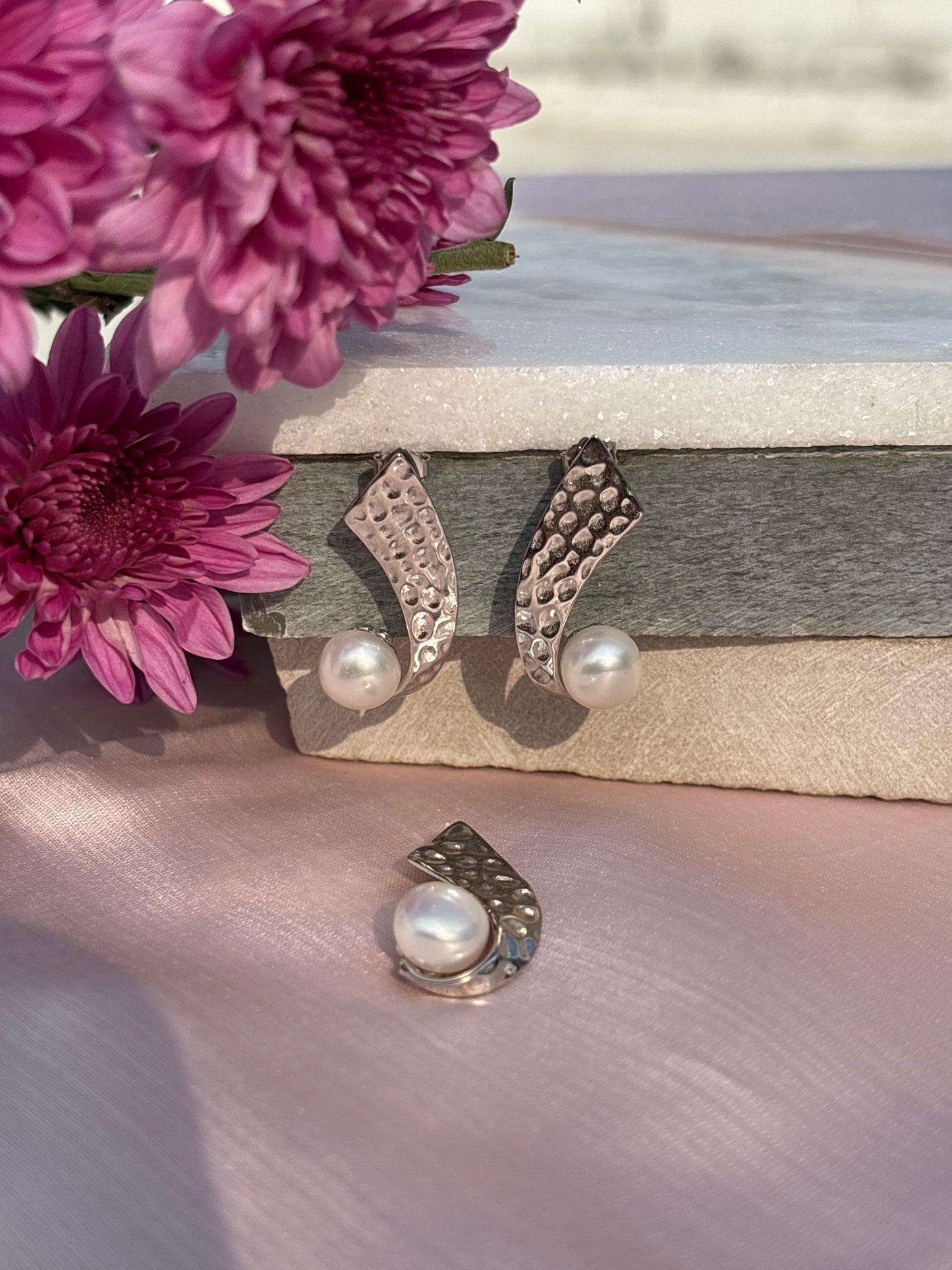 Pearl Ripple Pendant Set
