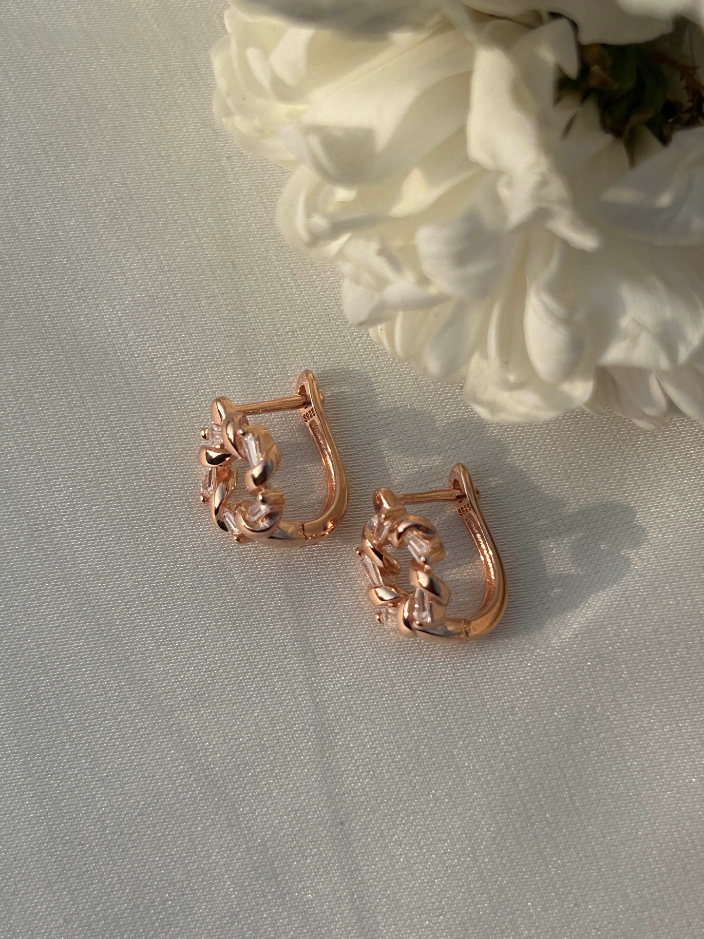 Rosé Link Knot Earrings