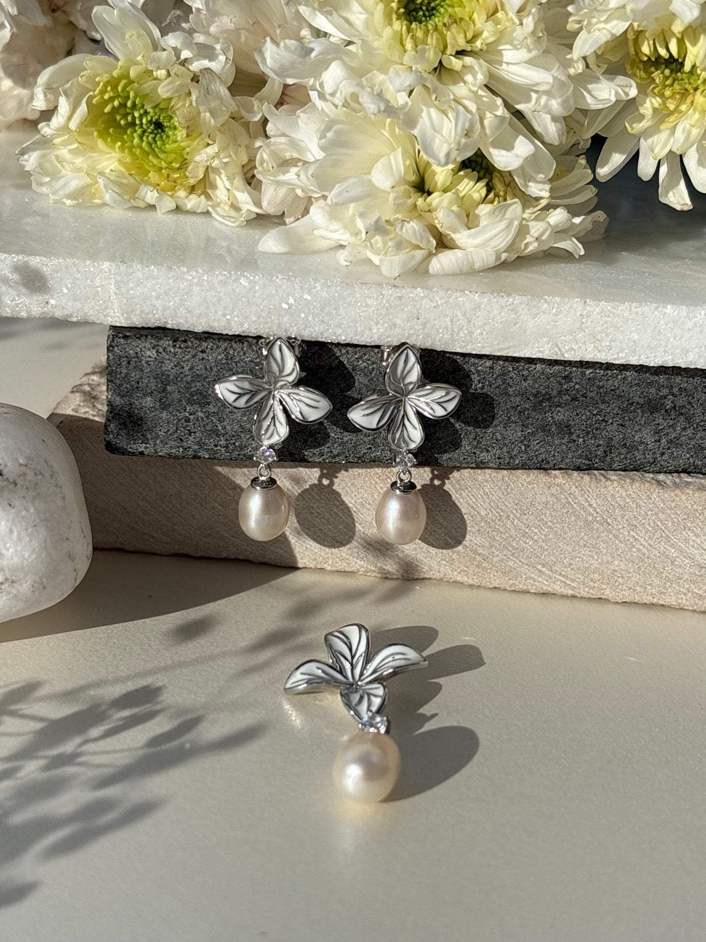 Floral Pearl Pendant Set