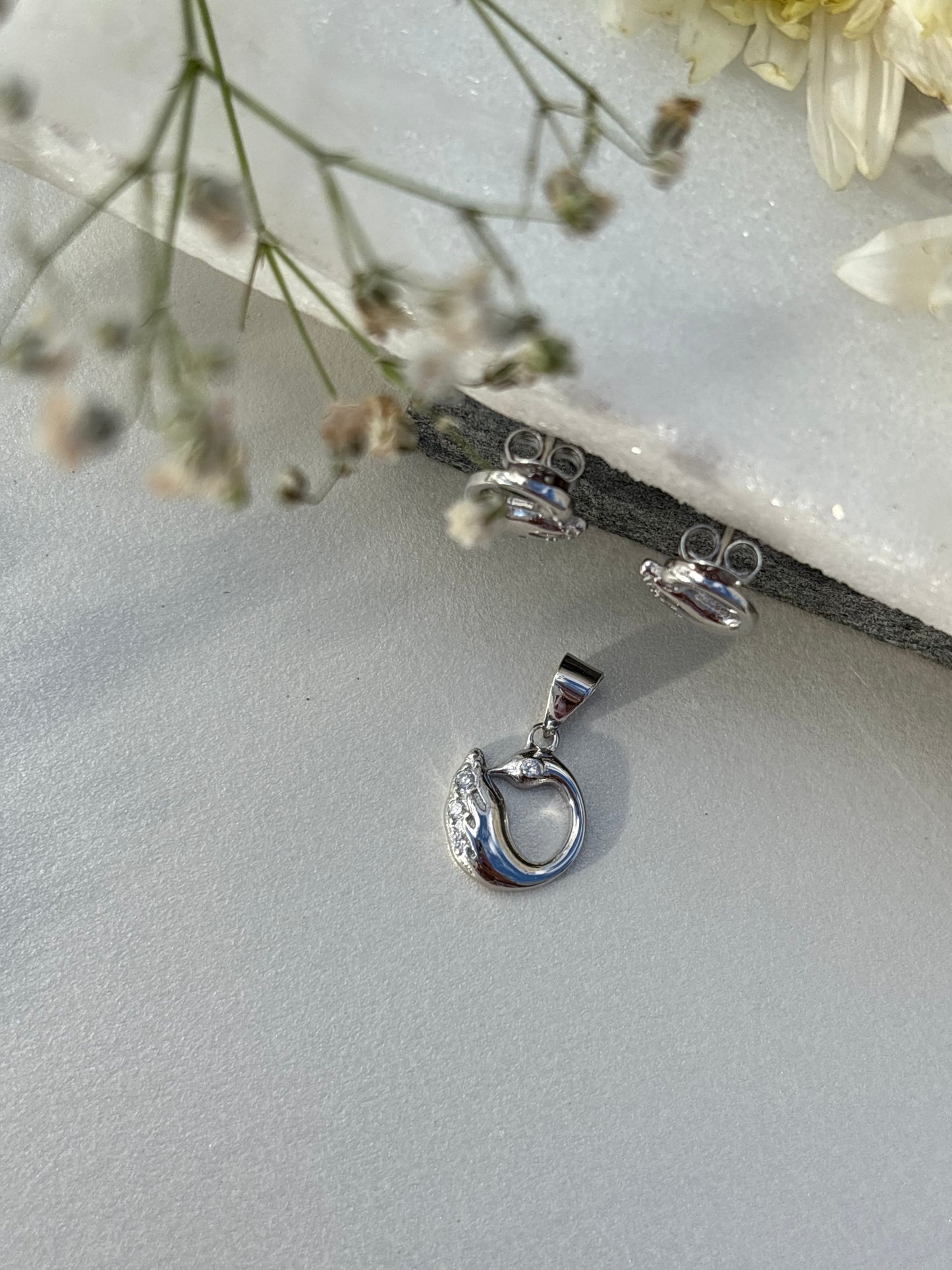 Timeless Swan Silver Pendant Set