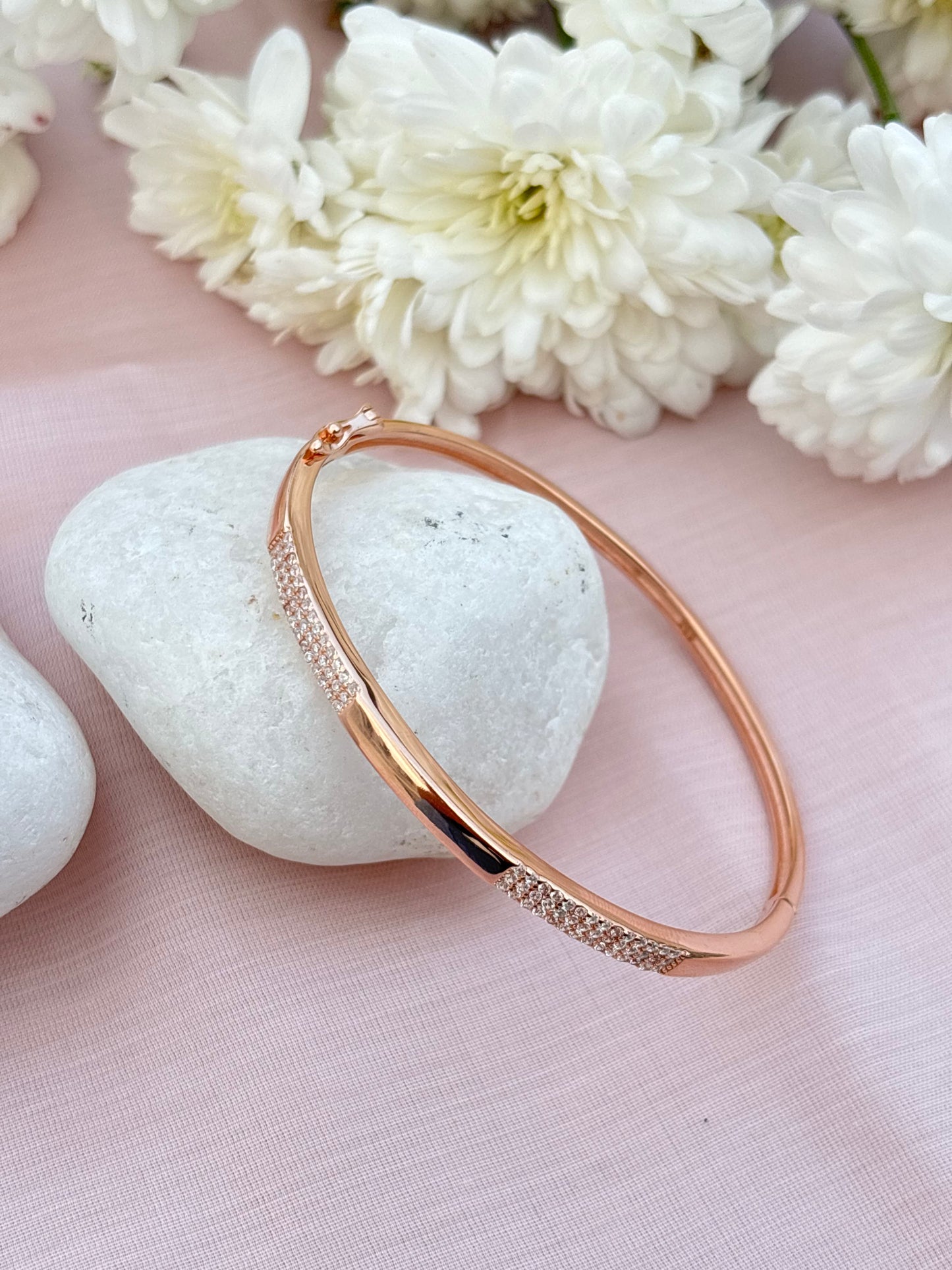 Eterna Glow Bracelet