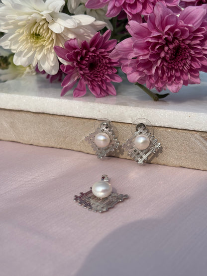 Pearl Grid Pendant Set