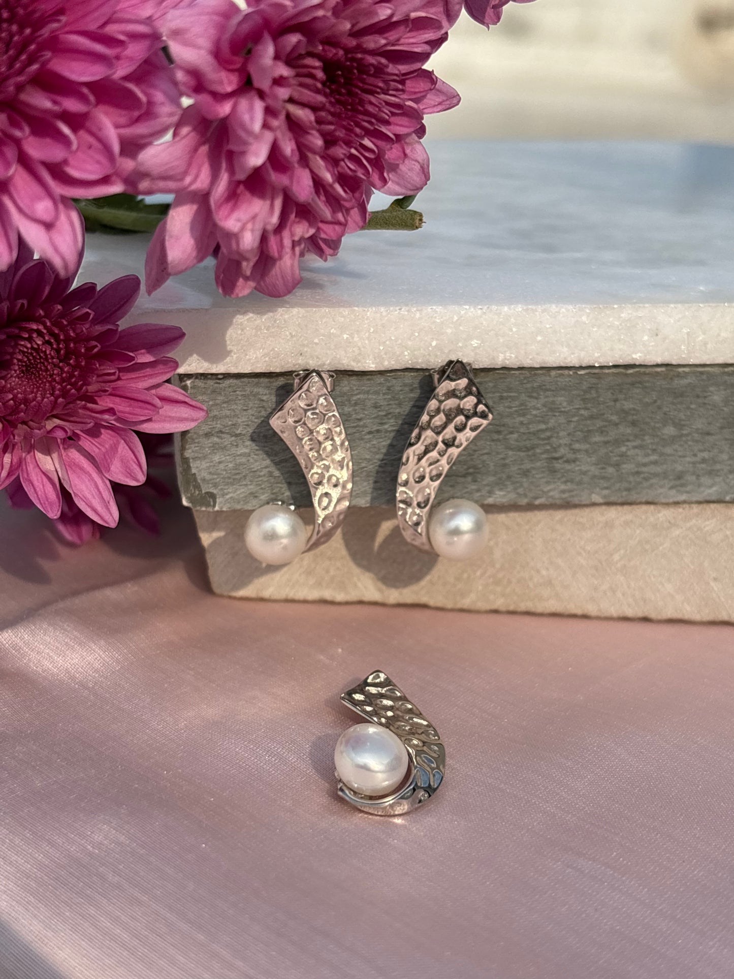 Pearl Ripple Pendant Set