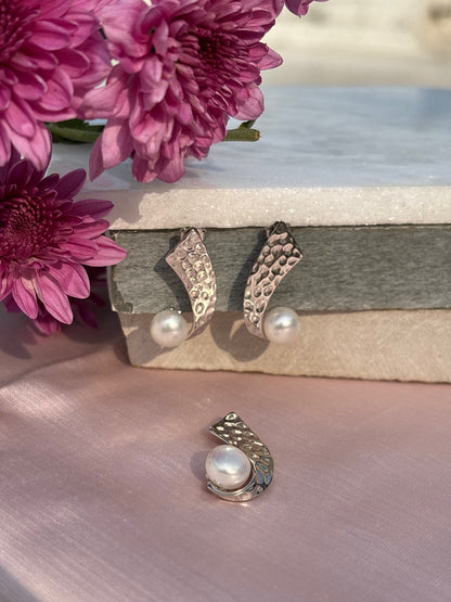 Pearl Ripple Pendant Set