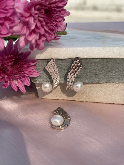 Pearl Ripple Pendant Set