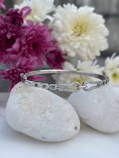 Interlinked Grace Bracelet
