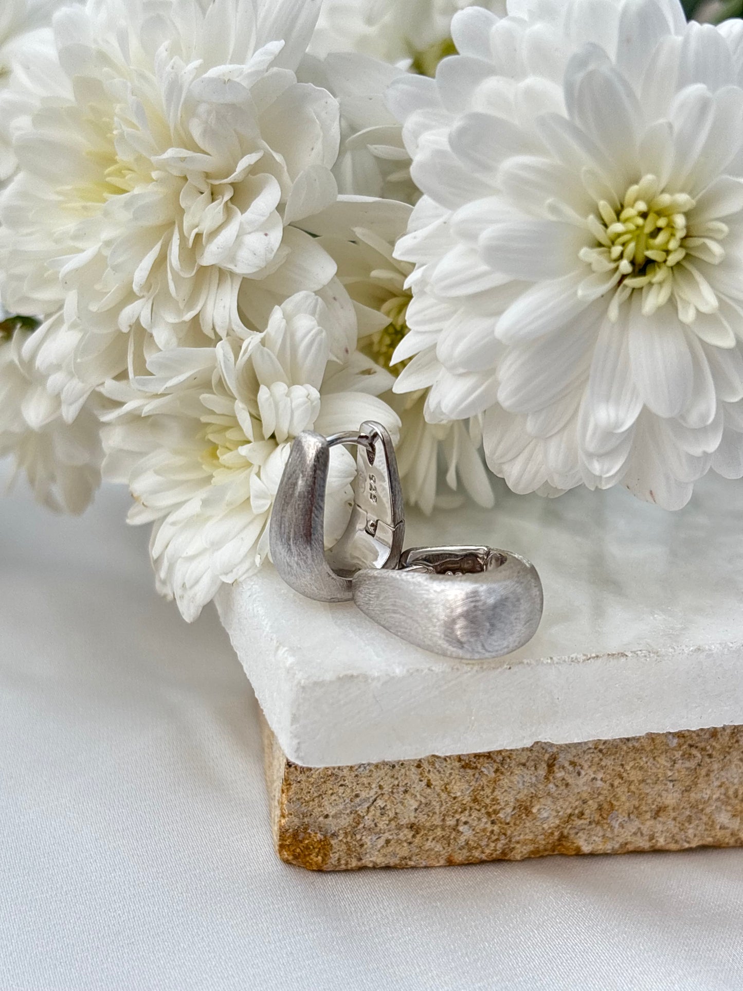 Soft Curve Silver Studs