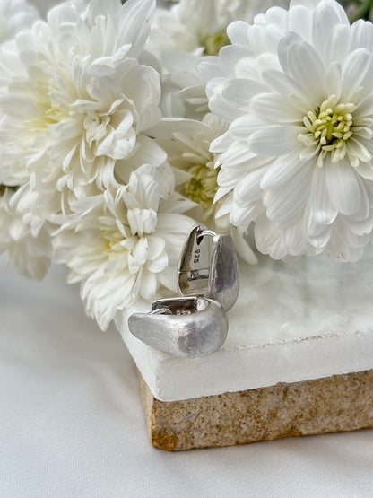 Soft Curve Silver Studs