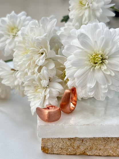 Soft Curve Rose gold Studs