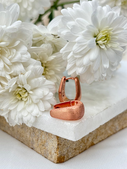 Soft Curve Rose gold Studs