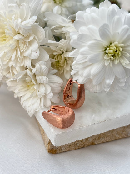 Soft Curve Rose gold Studs