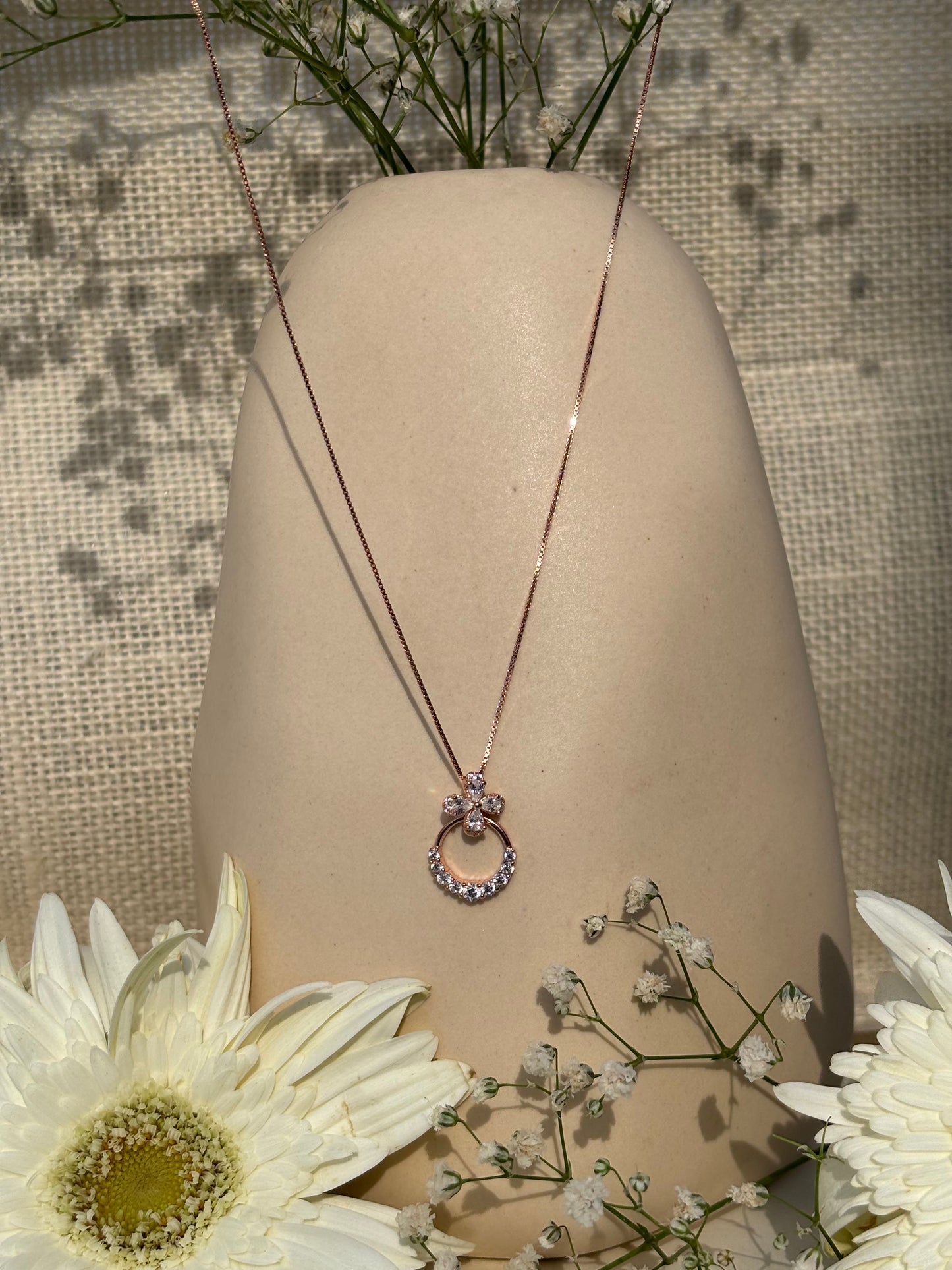 Rose gold Everglow Circle Pendant