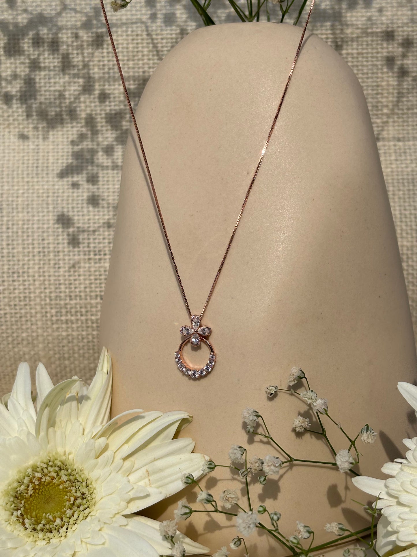 Rose gold Everglow Circle Pendant