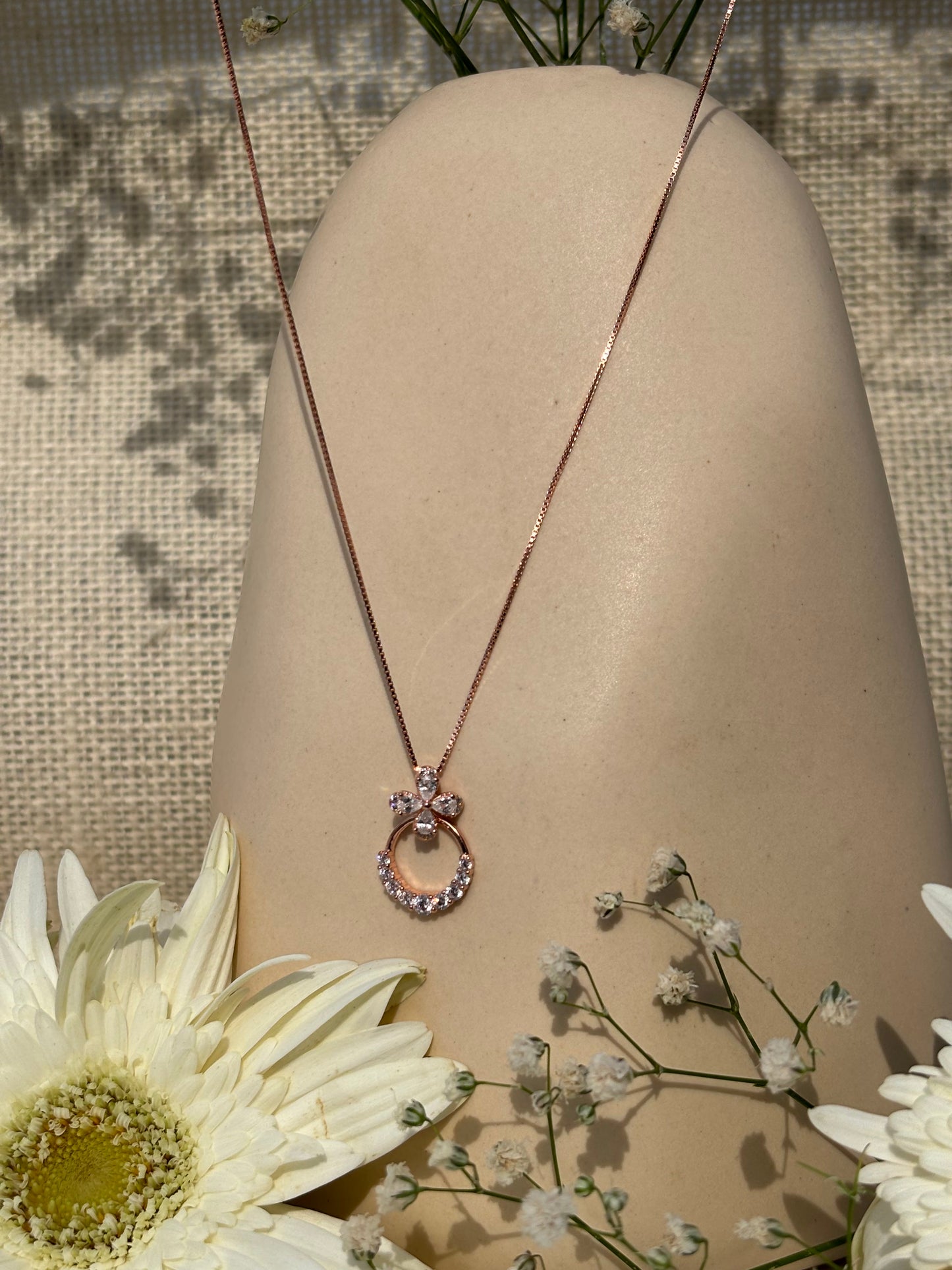 Rose gold Everglow Circle Pendant