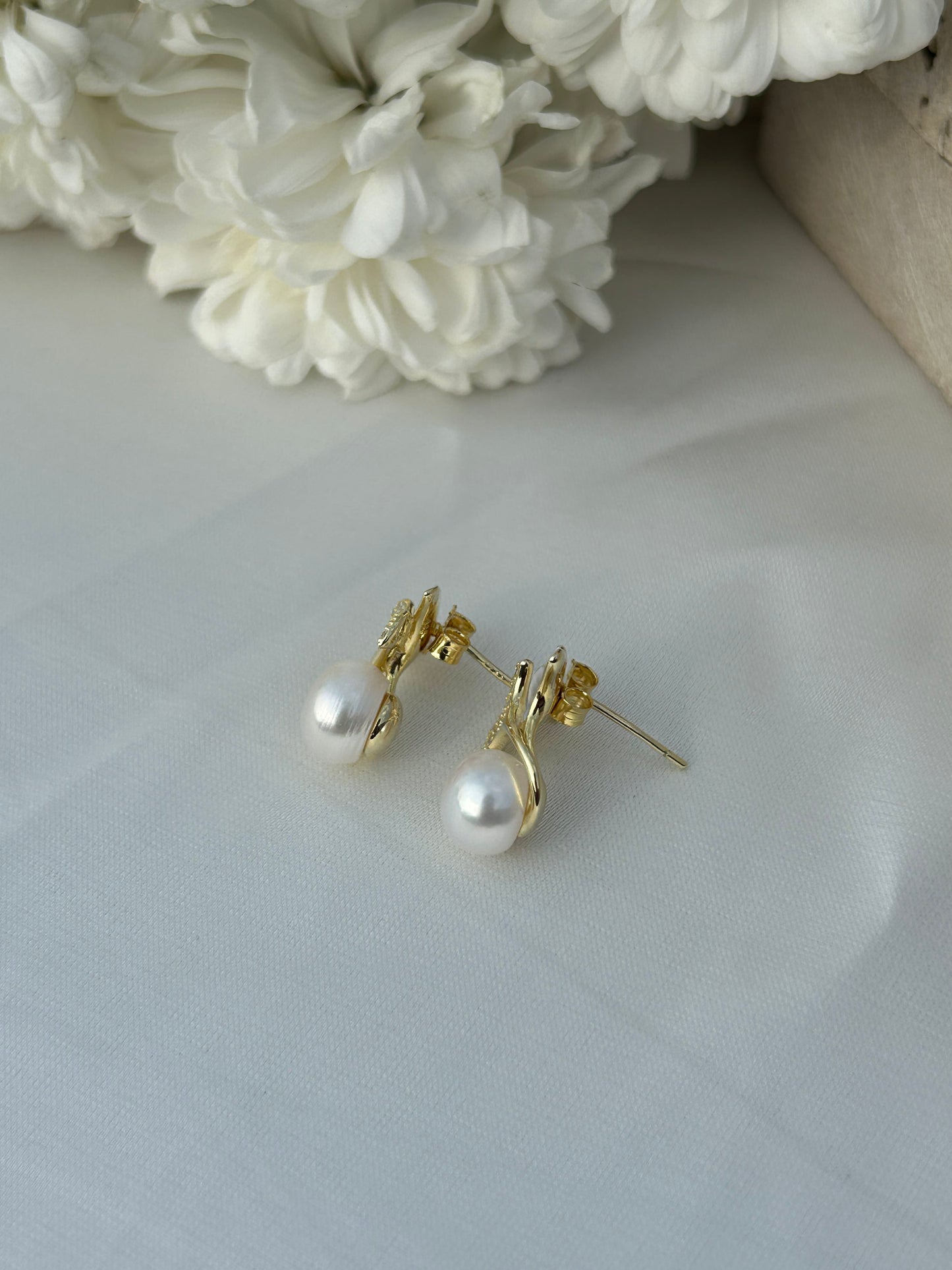 Ivory Bloom Pearl Earrings