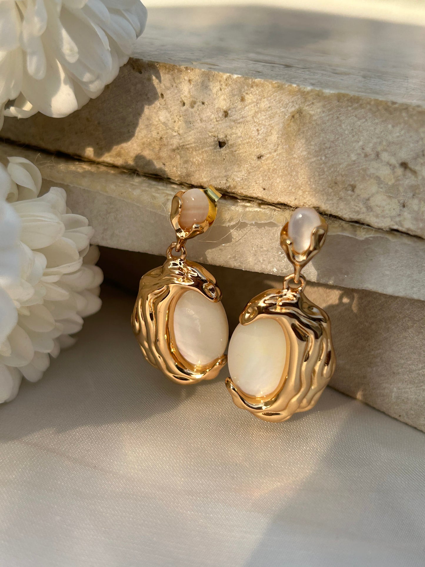 Molten Pearl Frame Earrings