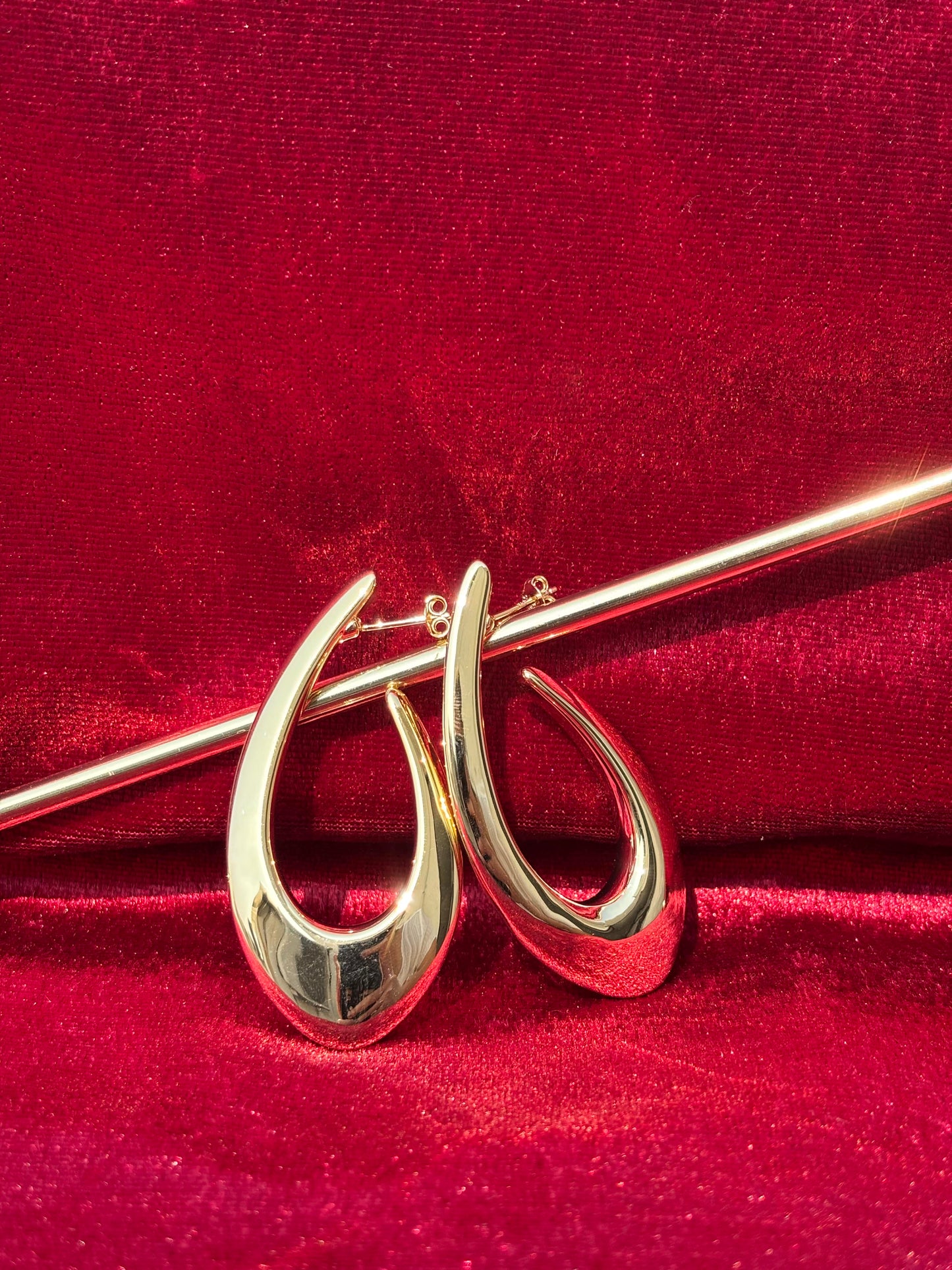 Elegant Gold Teardrops