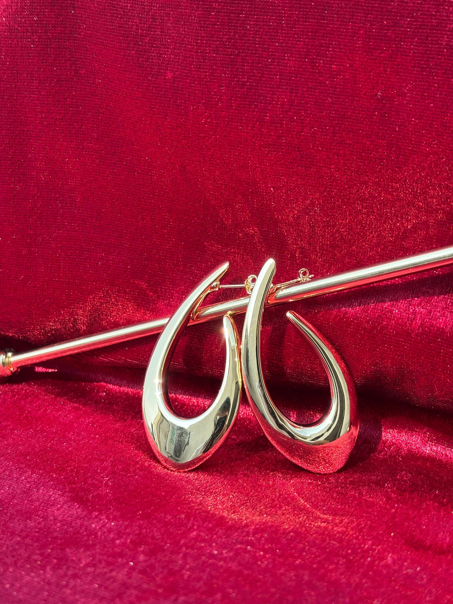 Elegant Gold Teardrops