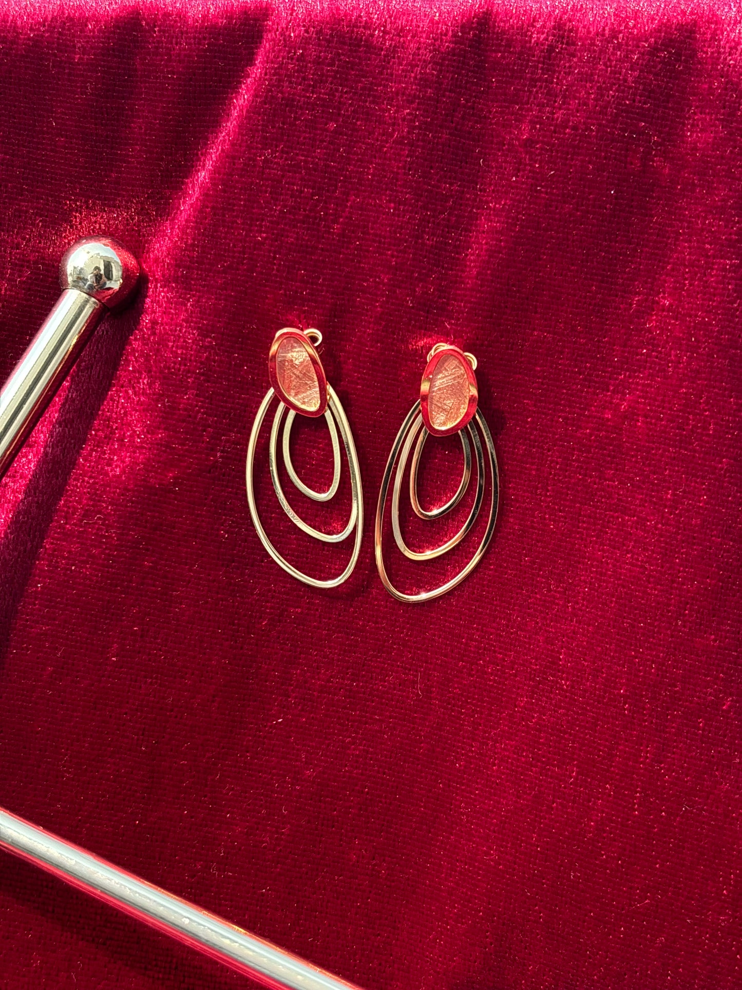 Chic Golden Loops