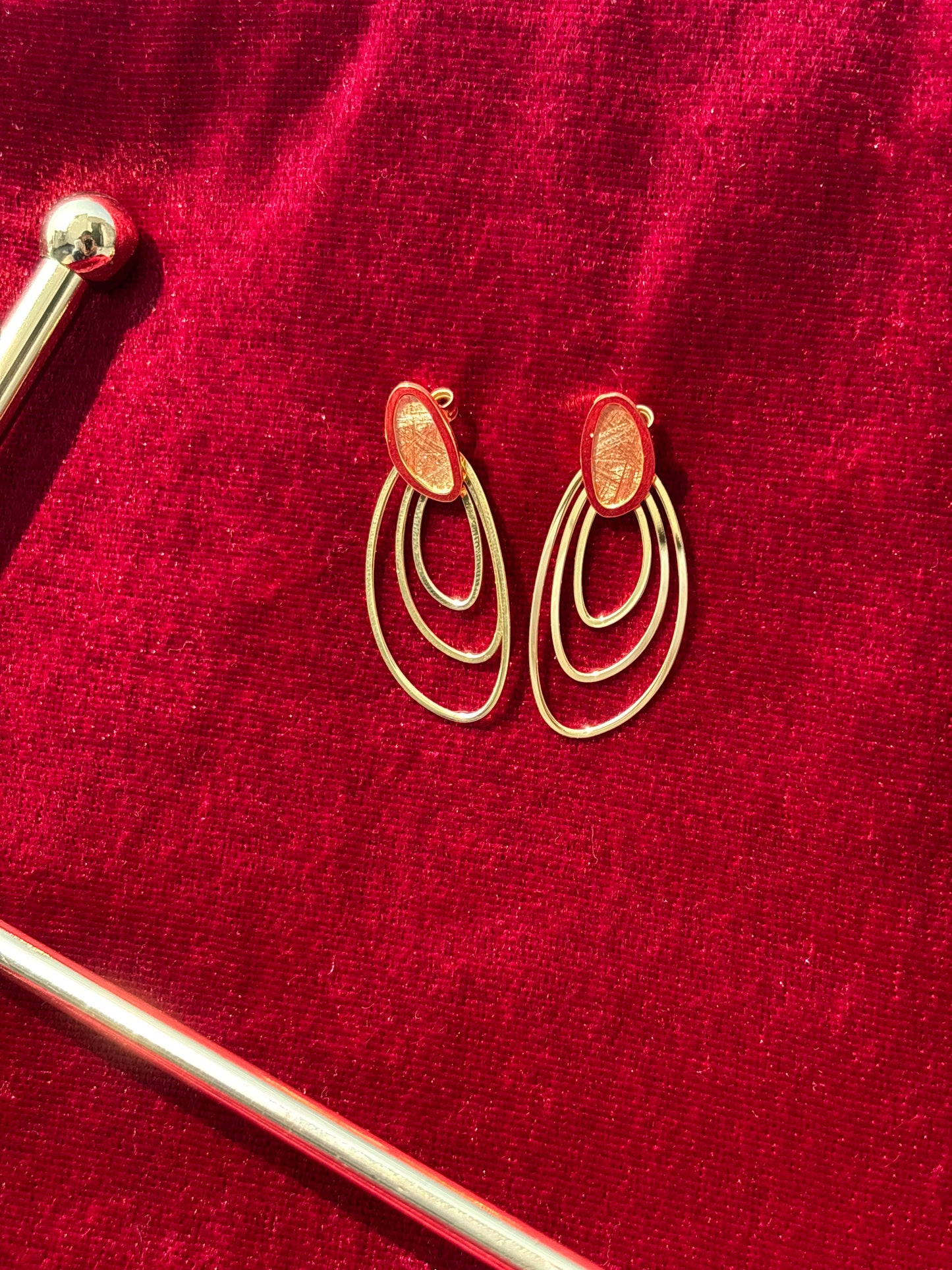 Chic Golden Loops