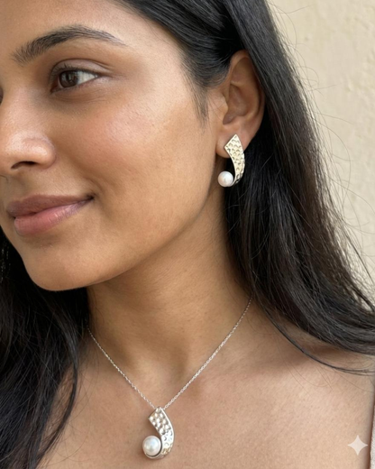 Pearl Ripple Pendant Set